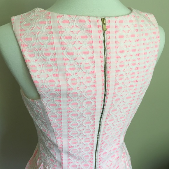 🎉 Lilly Pulitzer Embroidered Mini Peplum Dress - Picture 8 of 8